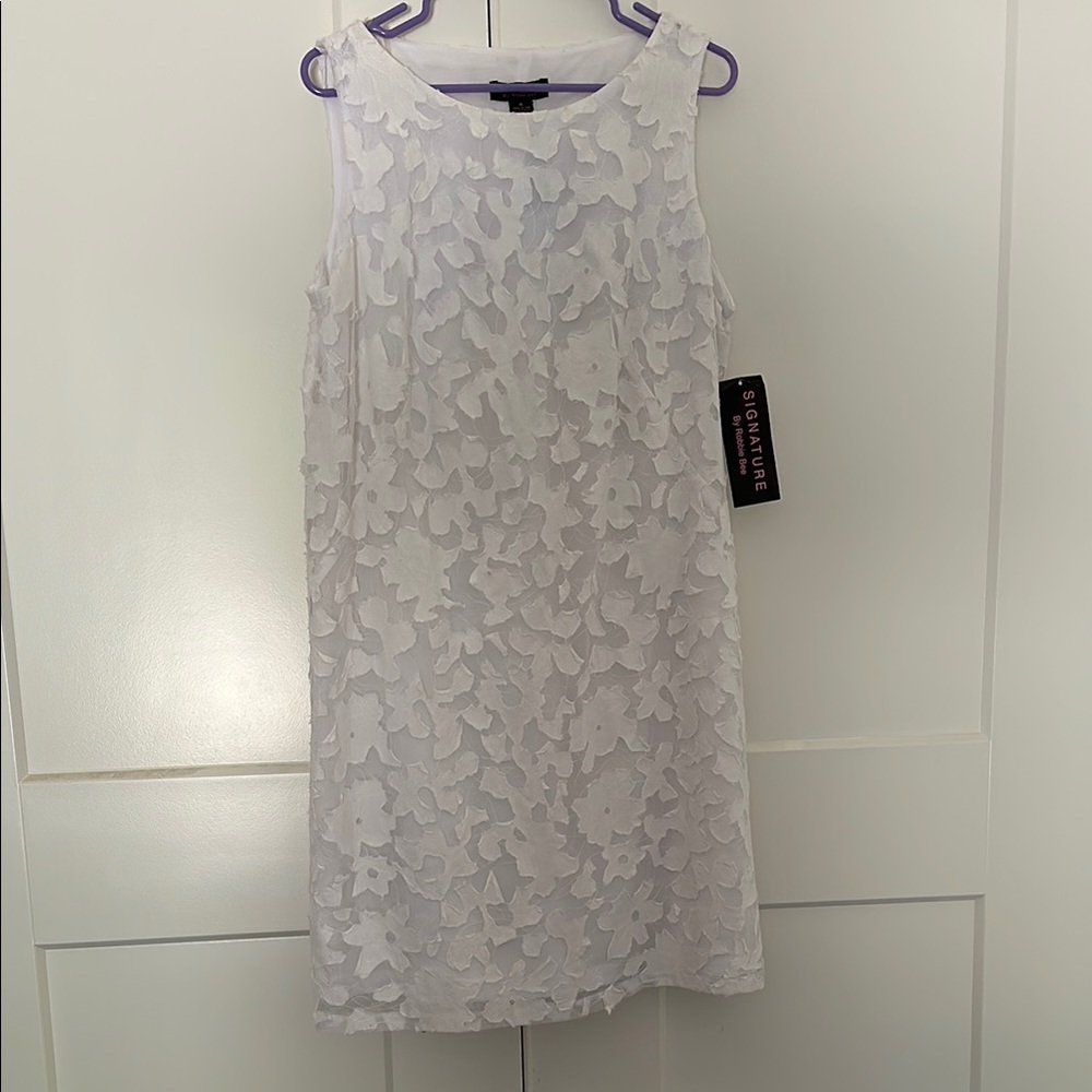 NWT Robbie Bee White Sleeveless Sheath Dress